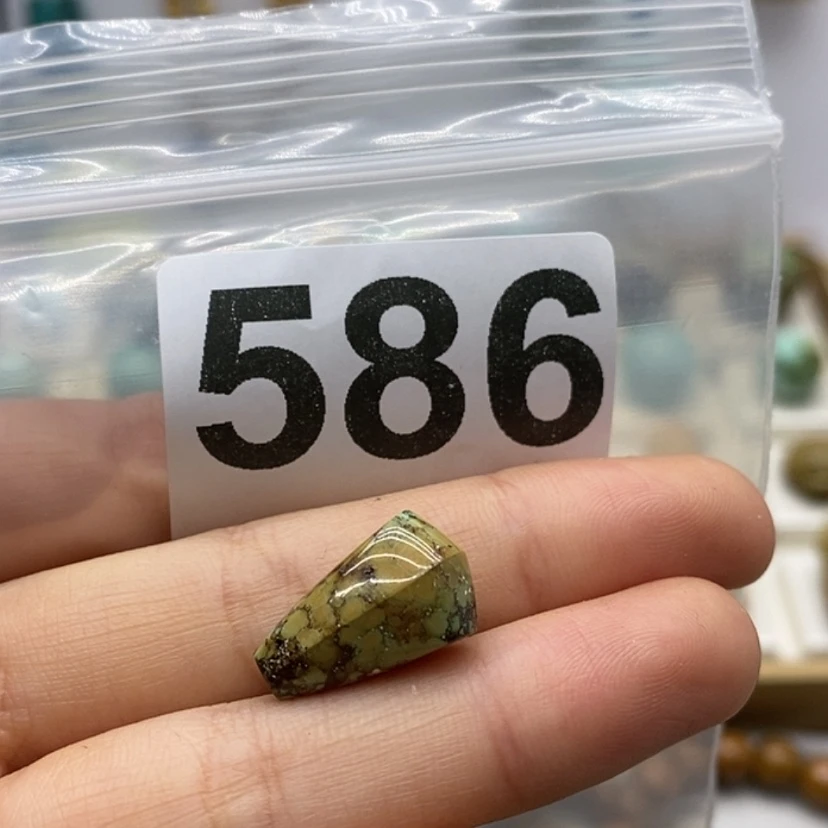 【闪购商品】绿松石颈饰未镶嵌阔*