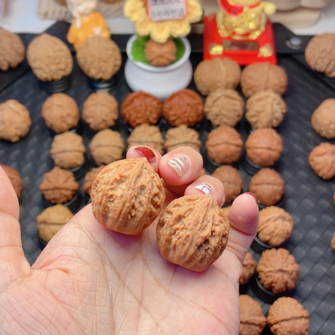 文玩核桃把件肥****生紫霞仙子