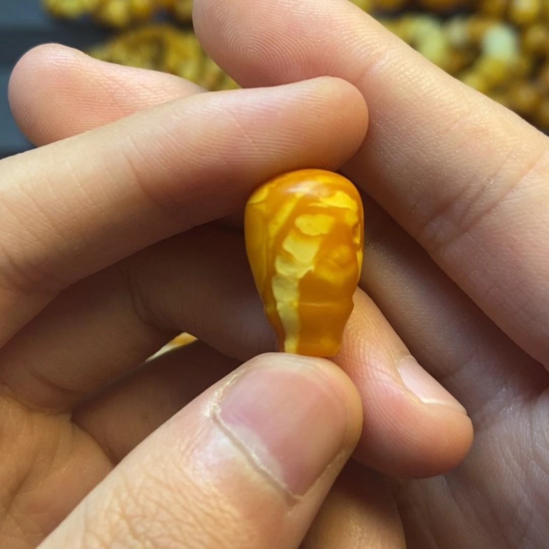 蜜蜡未镶嵌珠宝奇石