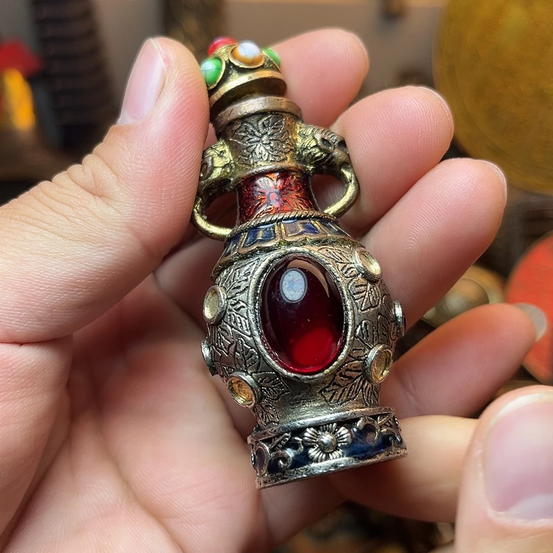 精美铜器工艺品等