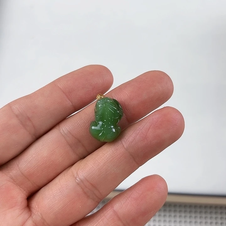 吊坠(不含链)18K金镶嵌和田玉（碧玉）