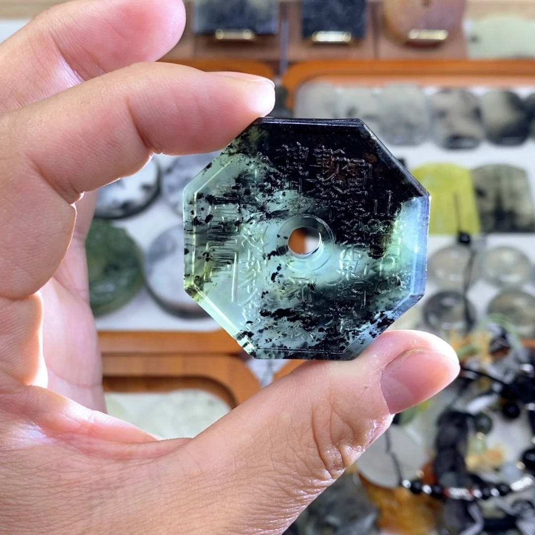 岫玉未镶嵌颈饰八卦山鬼花钱吊坠