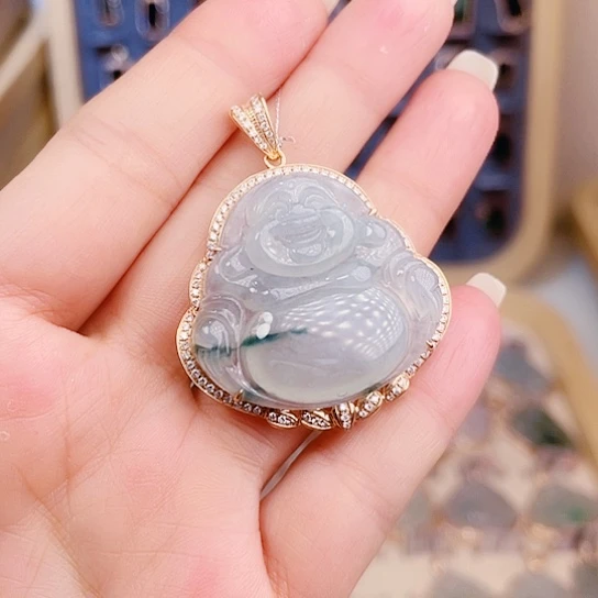 翡翠18K金镶嵌颈饰翡翠18K金镶嵌颈饰