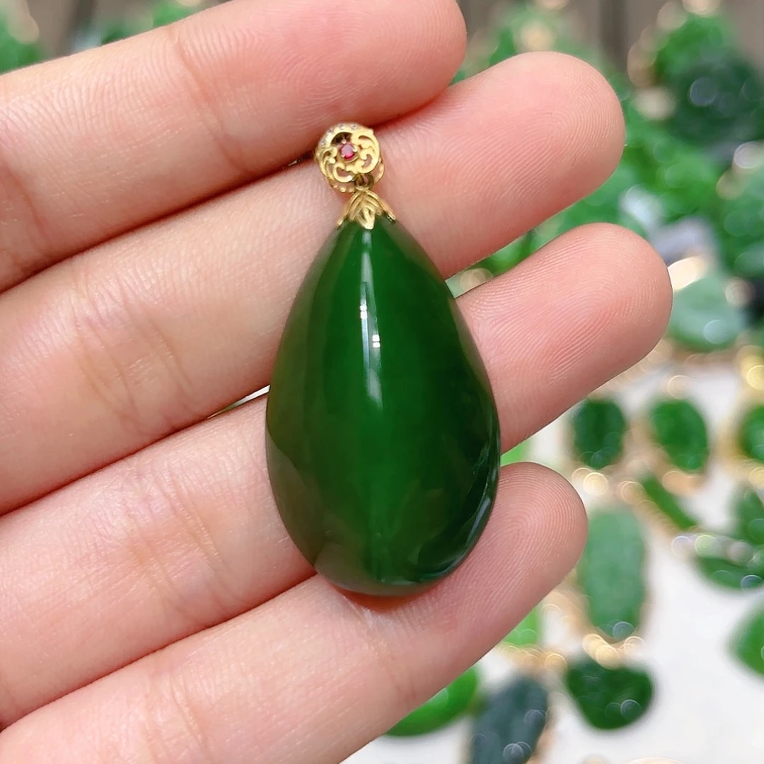 和田玉（碧玉）颈饰18K金镶嵌