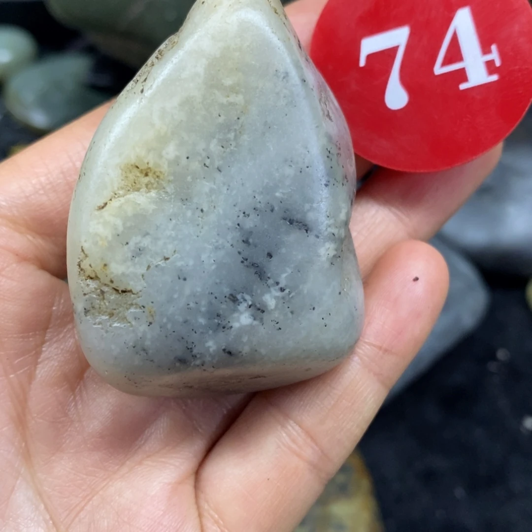 颈饰未镶嵌和田玉（糖玉）