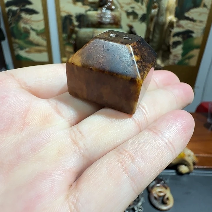 和田玉（糖玉）未镶嵌把件