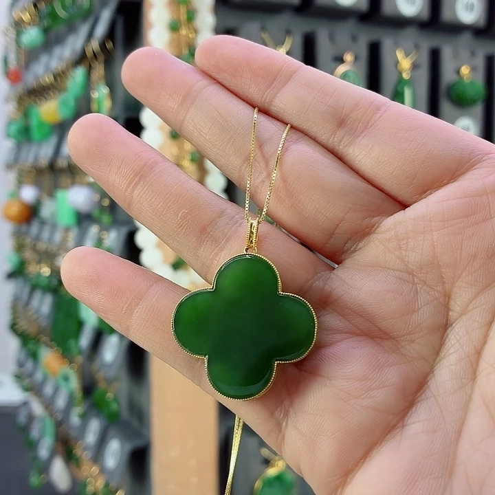 和田玉18K金镶嵌颈饰