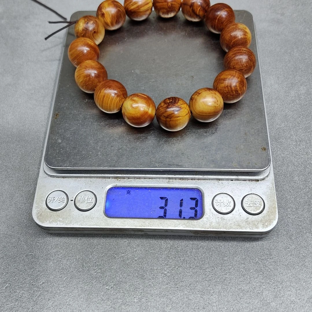 用***7遐思珠子，太行崖柏