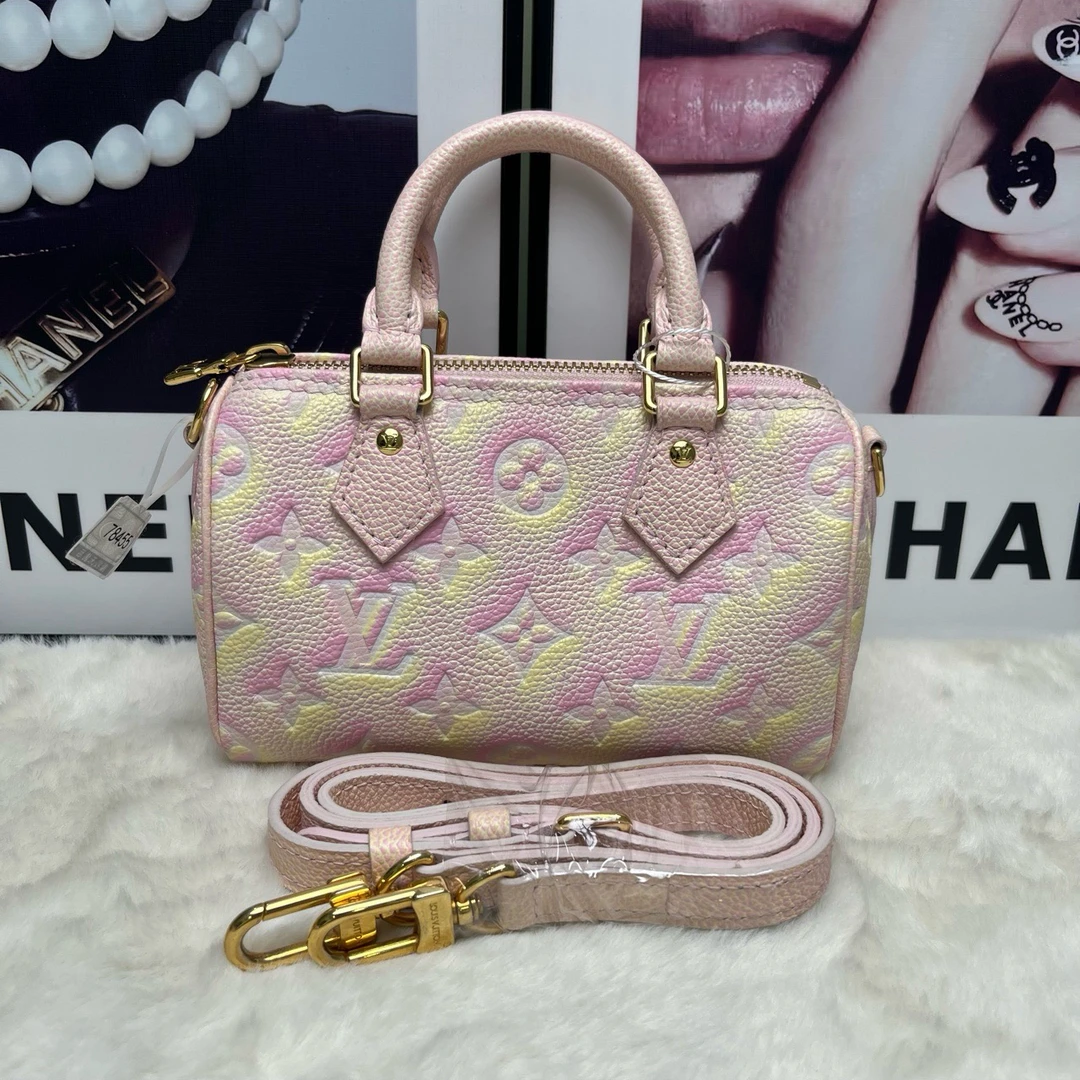 99新 LouisVuitton/路易威登 路易威登人鱼姬粉渐变nano(芯片款)