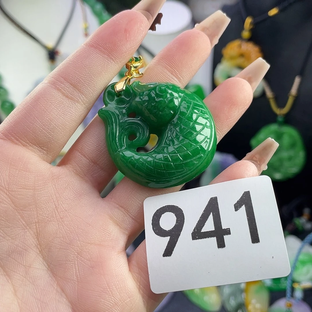 翡翠未镶嵌吊坠(赠链)