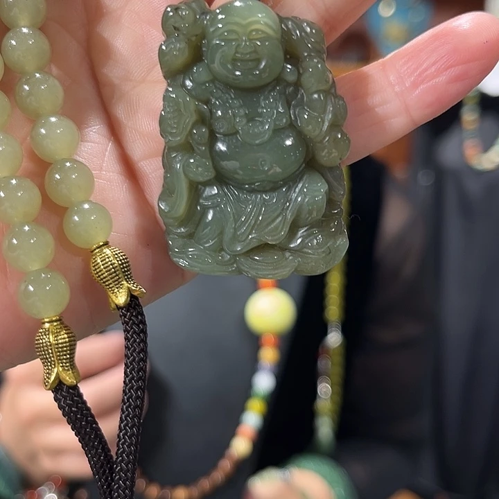 颈饰未镶嵌和田玉