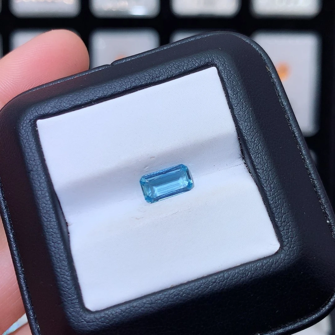 海蓝宝石裸石未镶嵌纳*.0.99克拉，特价