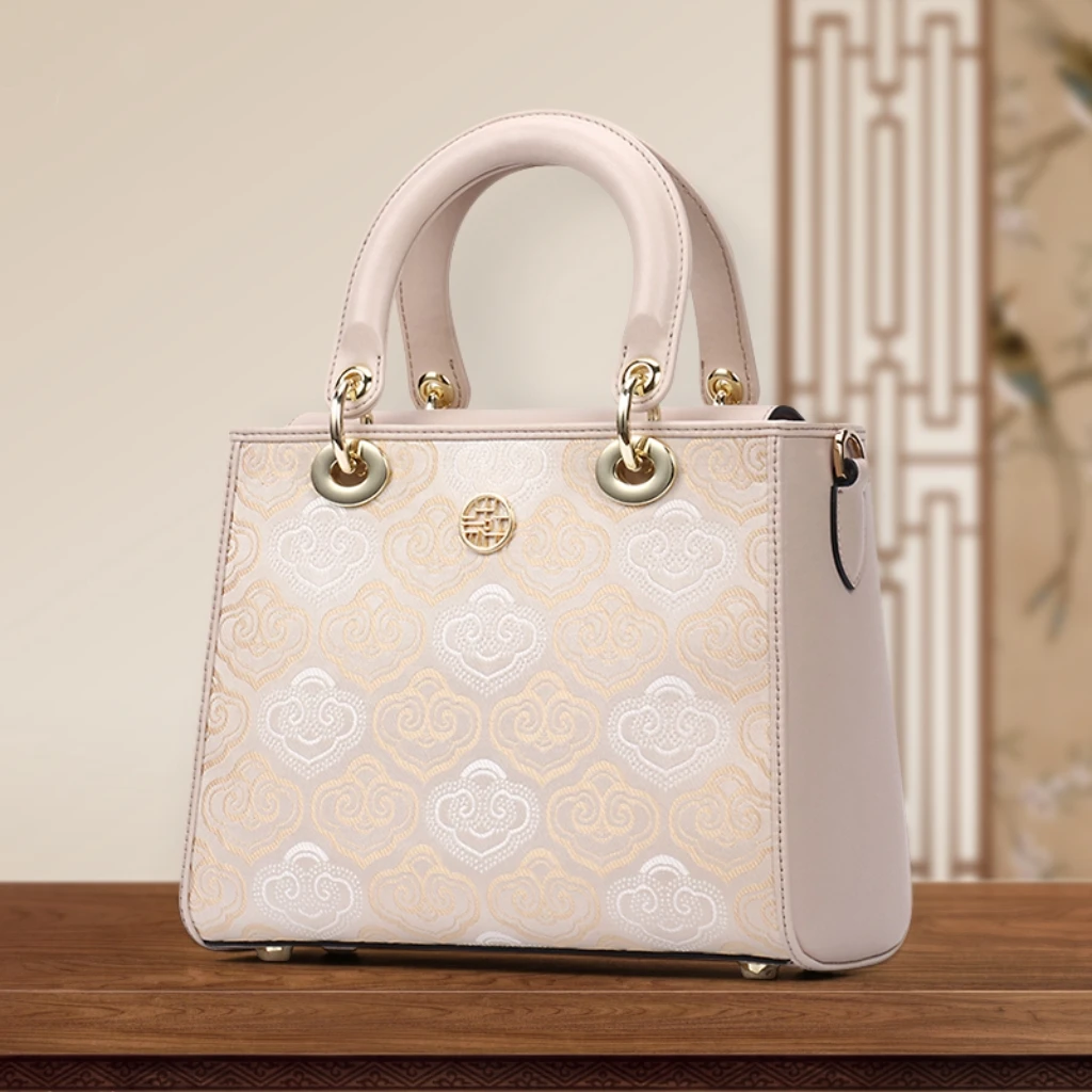 真皮戴妃包时尚大气妈妈轻奢包刺绣民族风中年洋气百搭夏季潮流