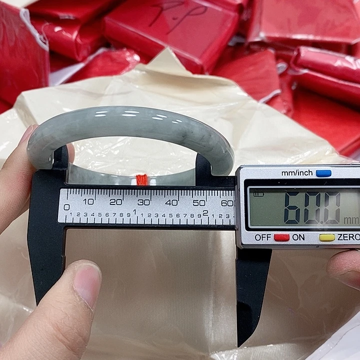 翡翠手镯未镶嵌209