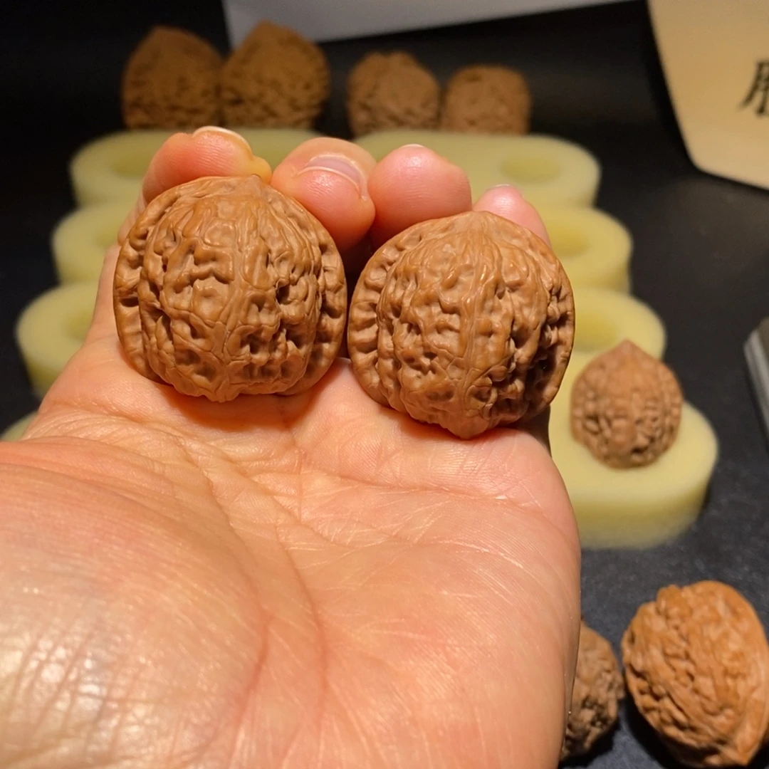 文玩核桃吊坠野狼34