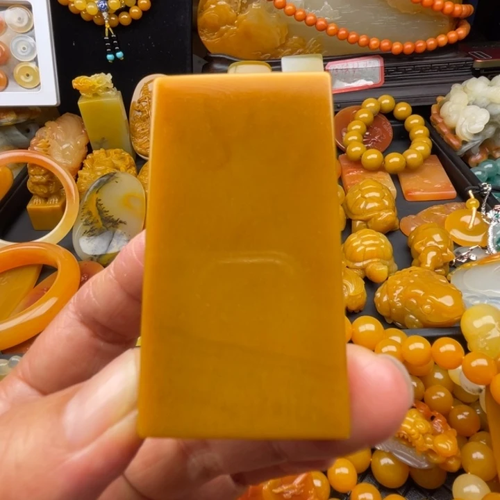 石英质玉（黄龙玉）合金颈饰