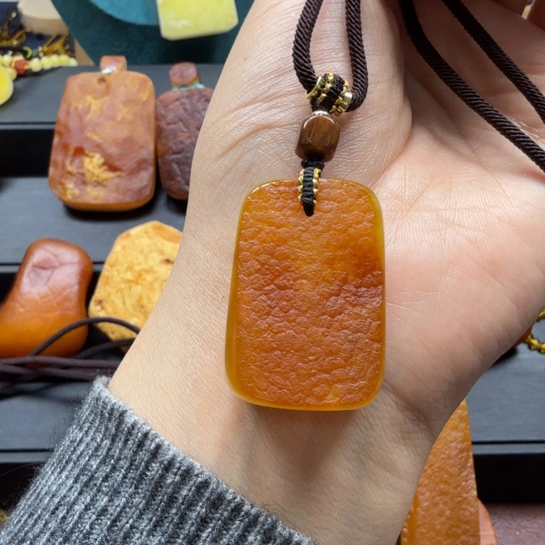 琥珀吊坠(赠链)未镶嵌