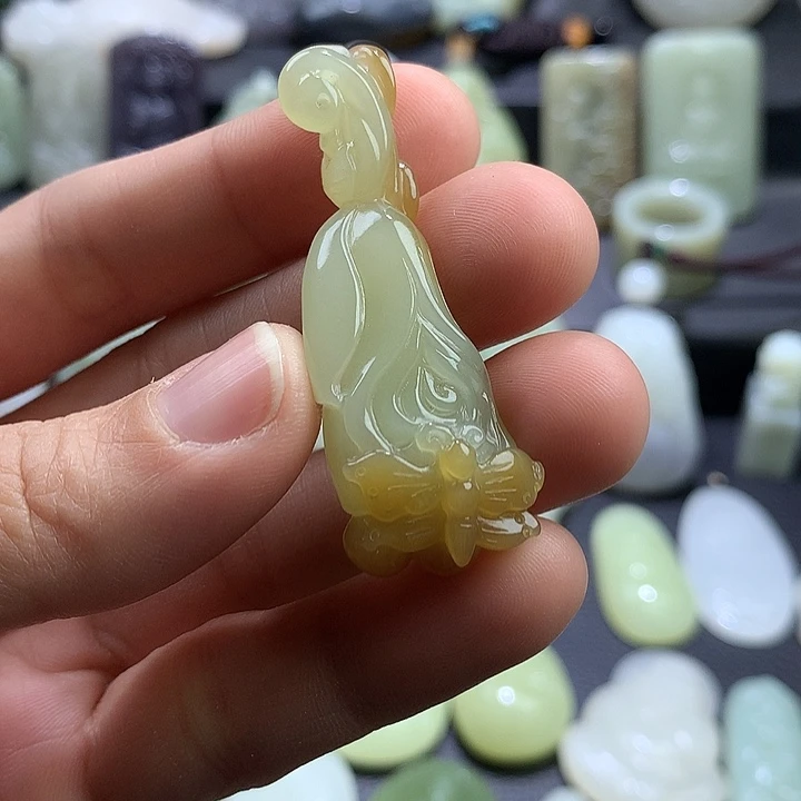 和田玉未镶嵌颈饰