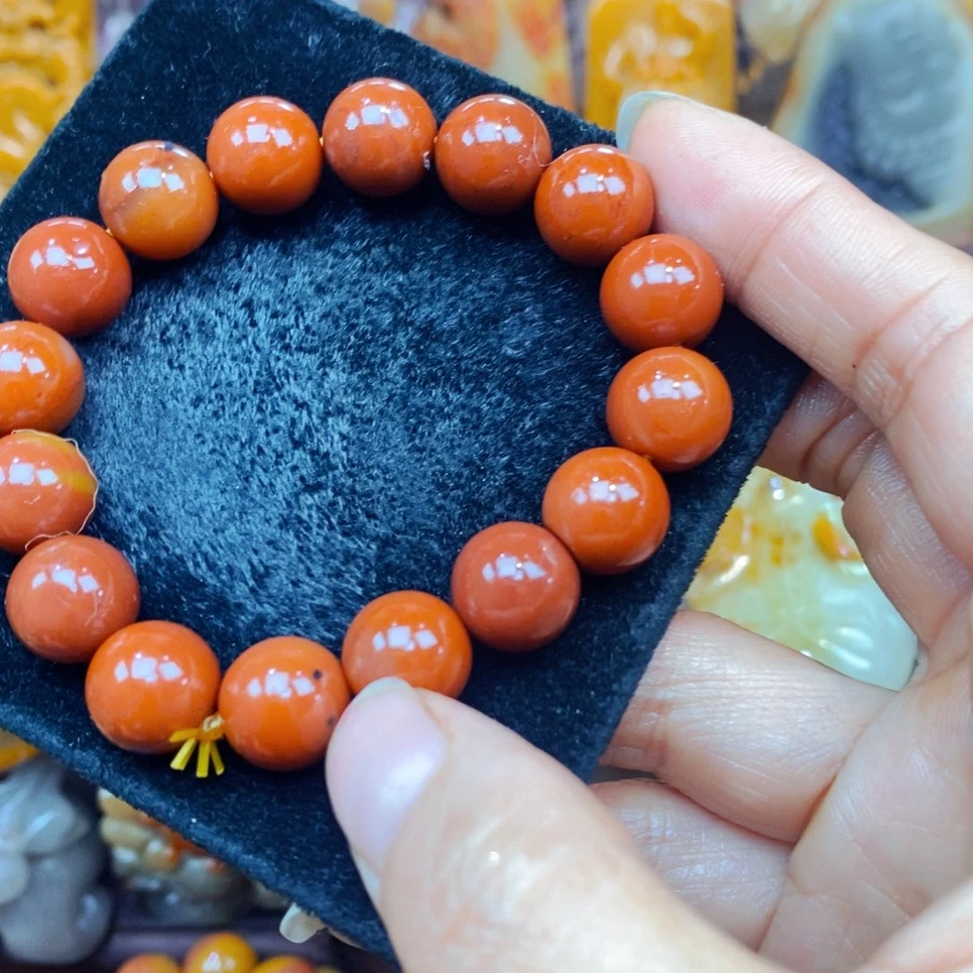 未镶嵌石英质玉（黄龙玉）颈饰