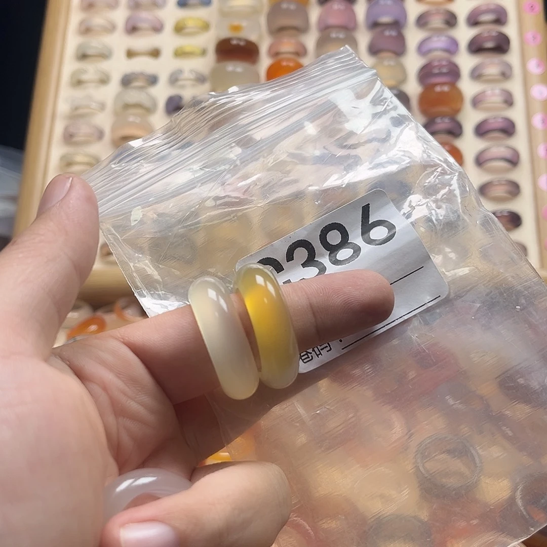 Z***周玛瑙/玉髓未镶嵌戒圈