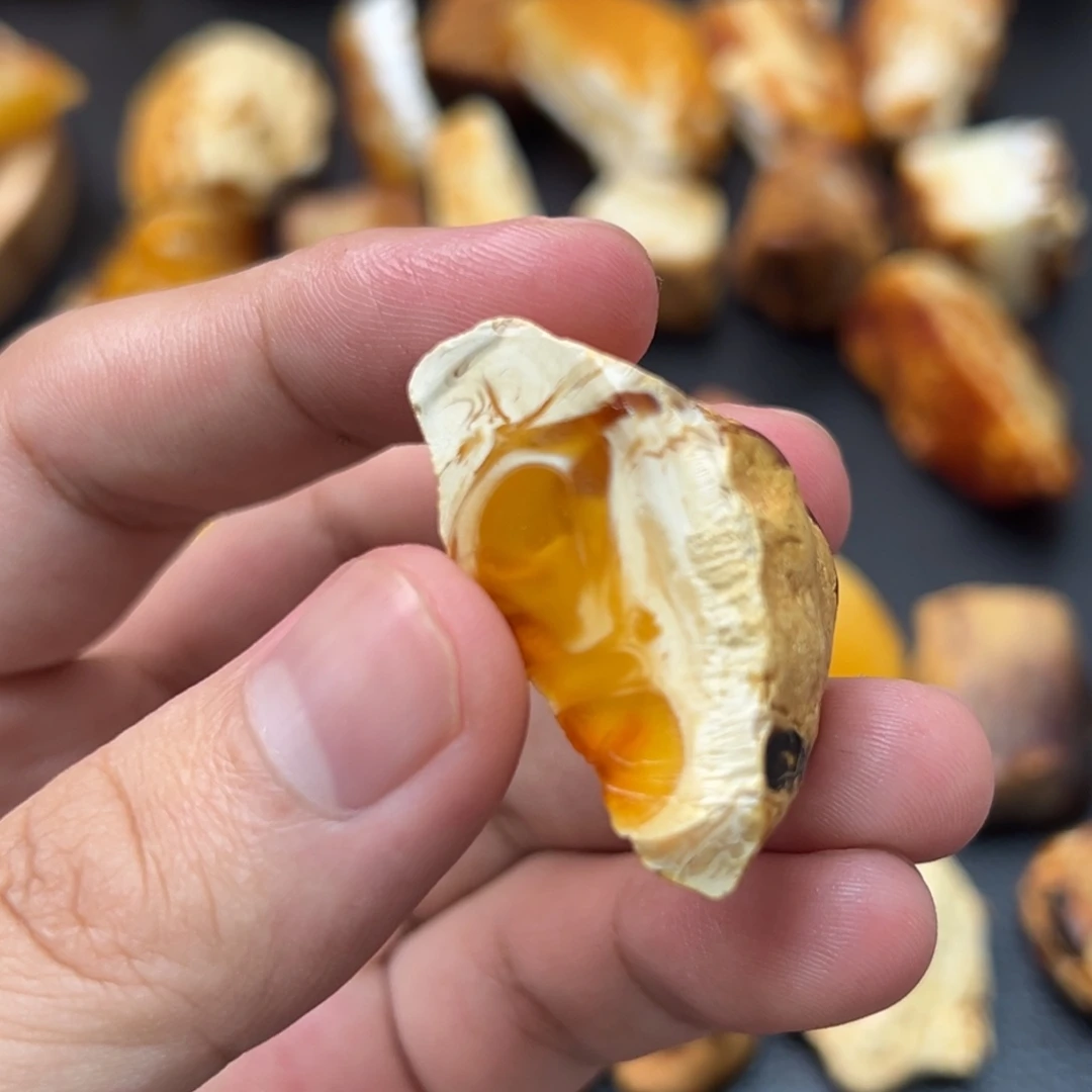 定制琥珀未镶嵌蜜蜡