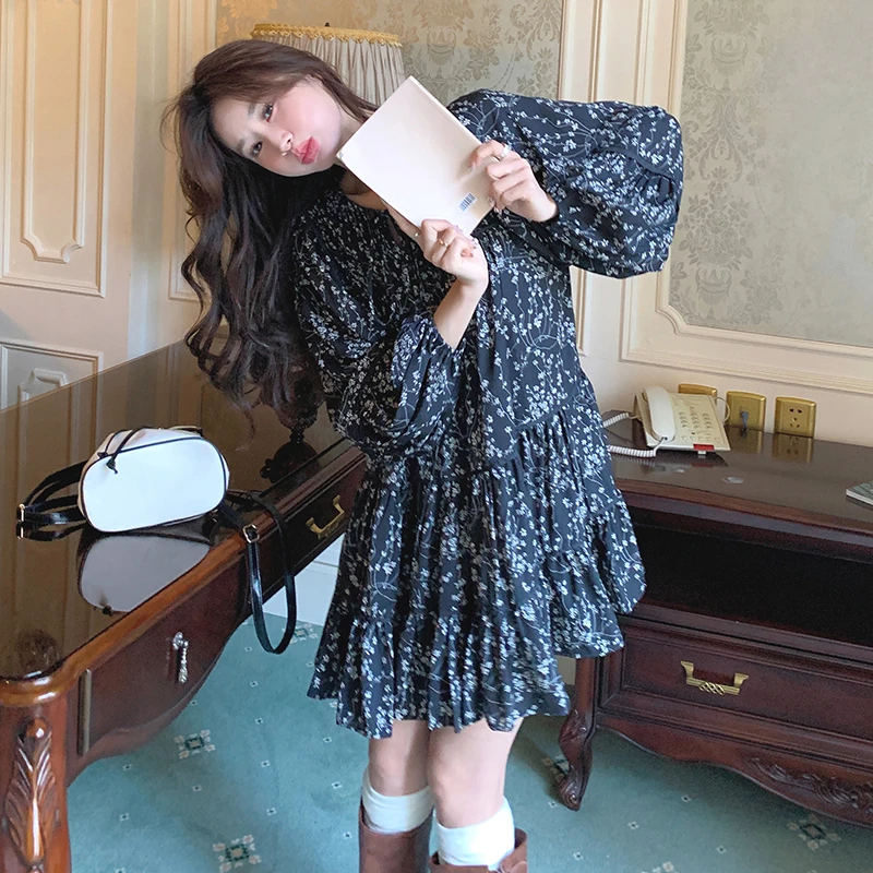 法式复古气质黑色碎花连衣裙女2025春季新款高级感遮肚显瘦A字裙