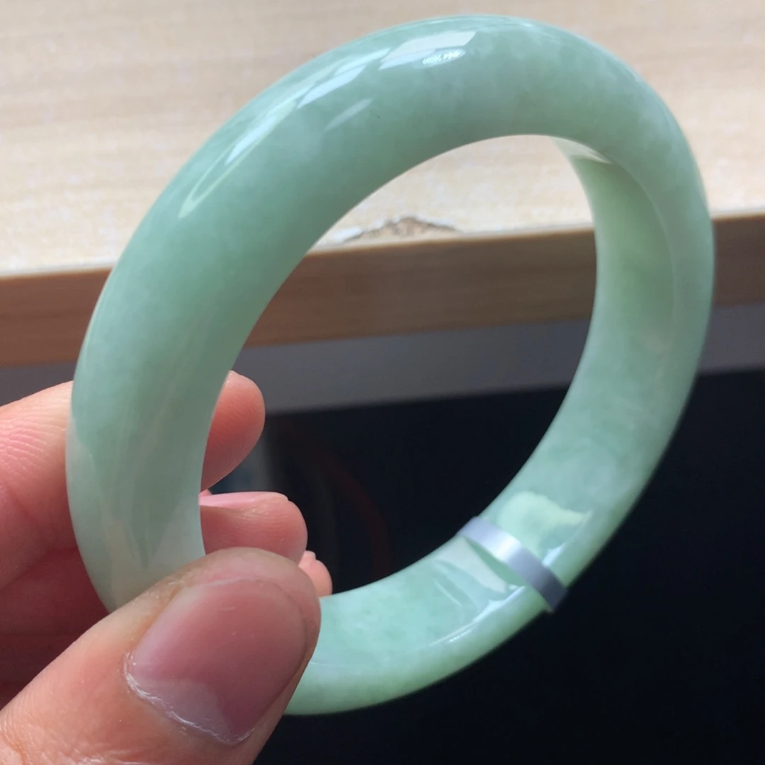 未镶嵌手镯翡翠手镯