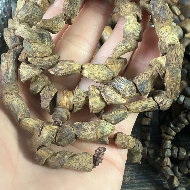 沉香手串碗*海南金沙叶：随行树丁多圈33.3克