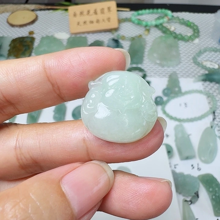 W****未镶嵌定制翡翠挂件