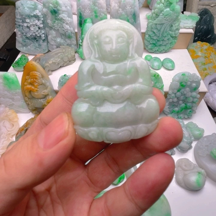 翡翠未镶嵌颈饰翡翠首饰