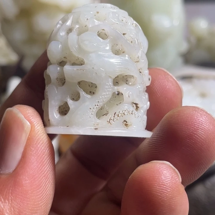 杨***智和田玉未镶嵌吊坠(不含链)