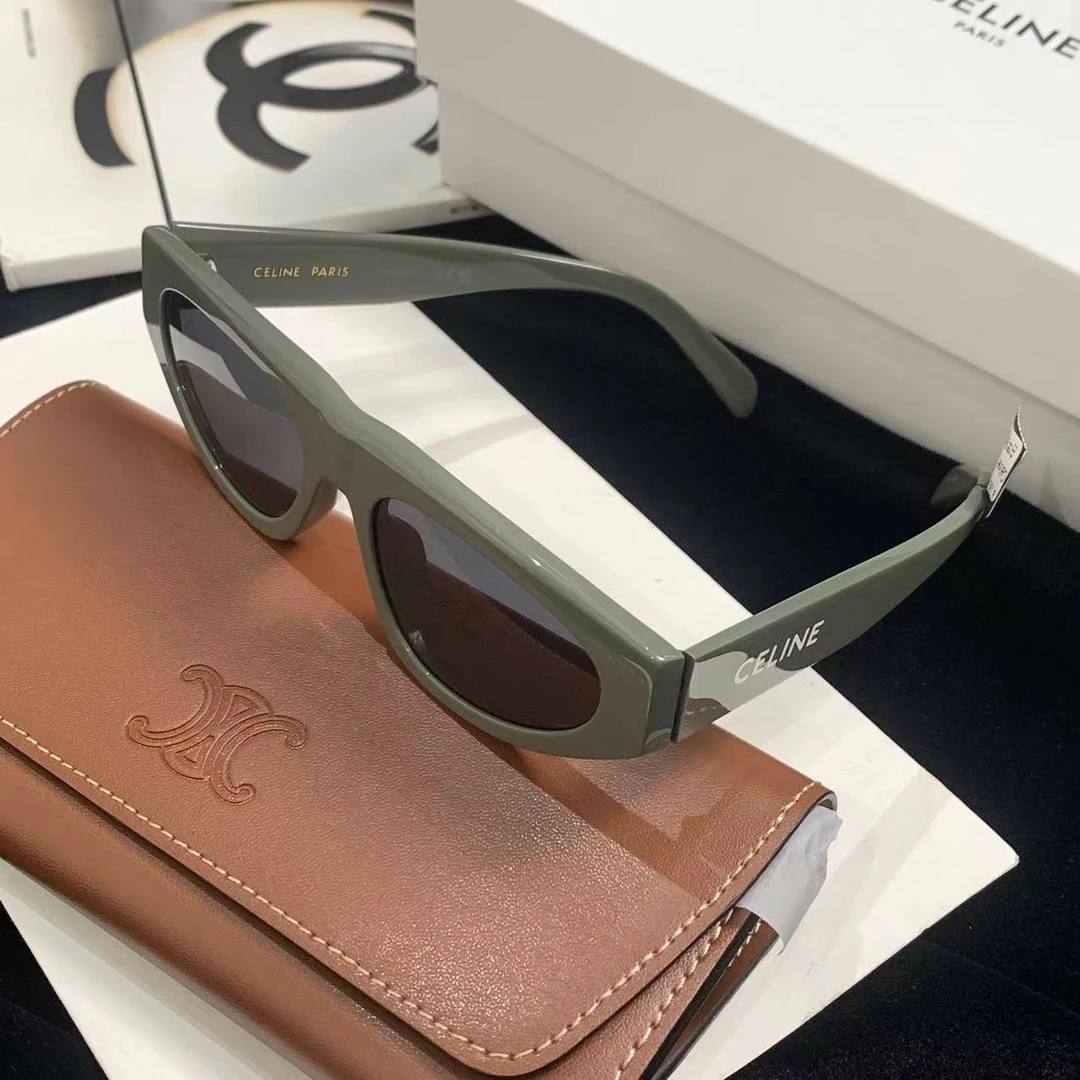 未使用 Celine/思琳 水泥灰白字母logo墨镜 19008022