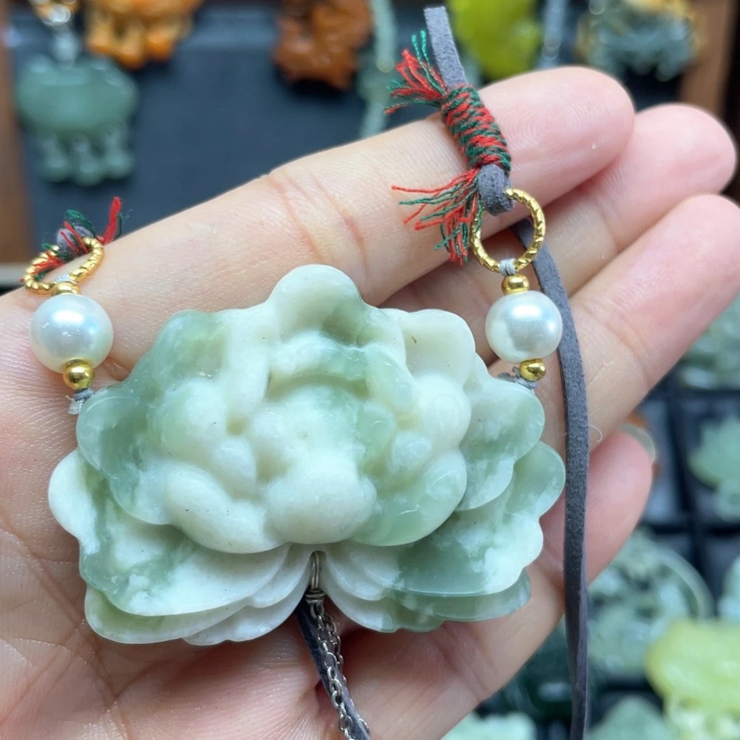 蛇纹石玉未镶嵌颈饰