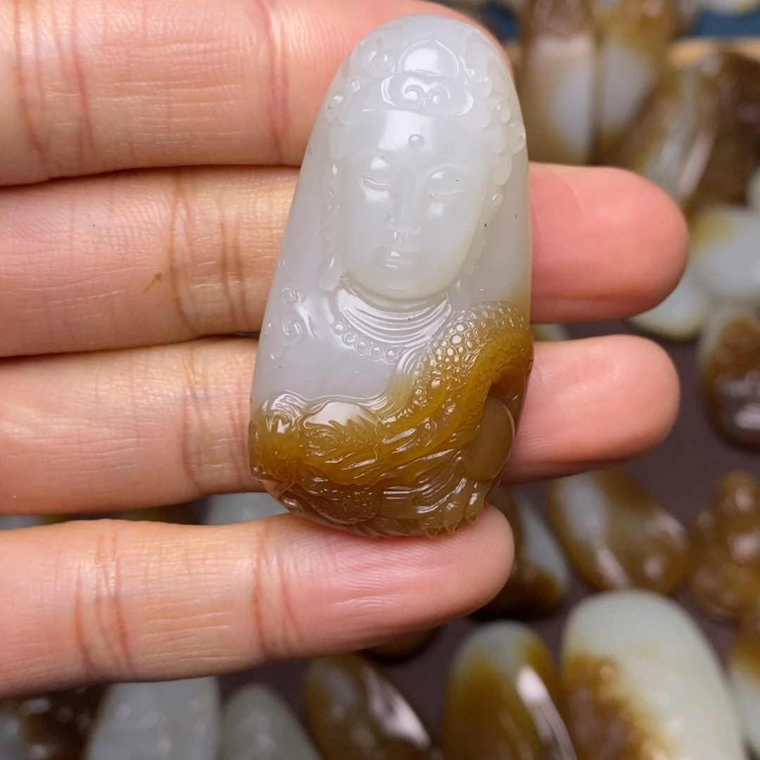 和田玉（糖玉）未镶嵌颈饰