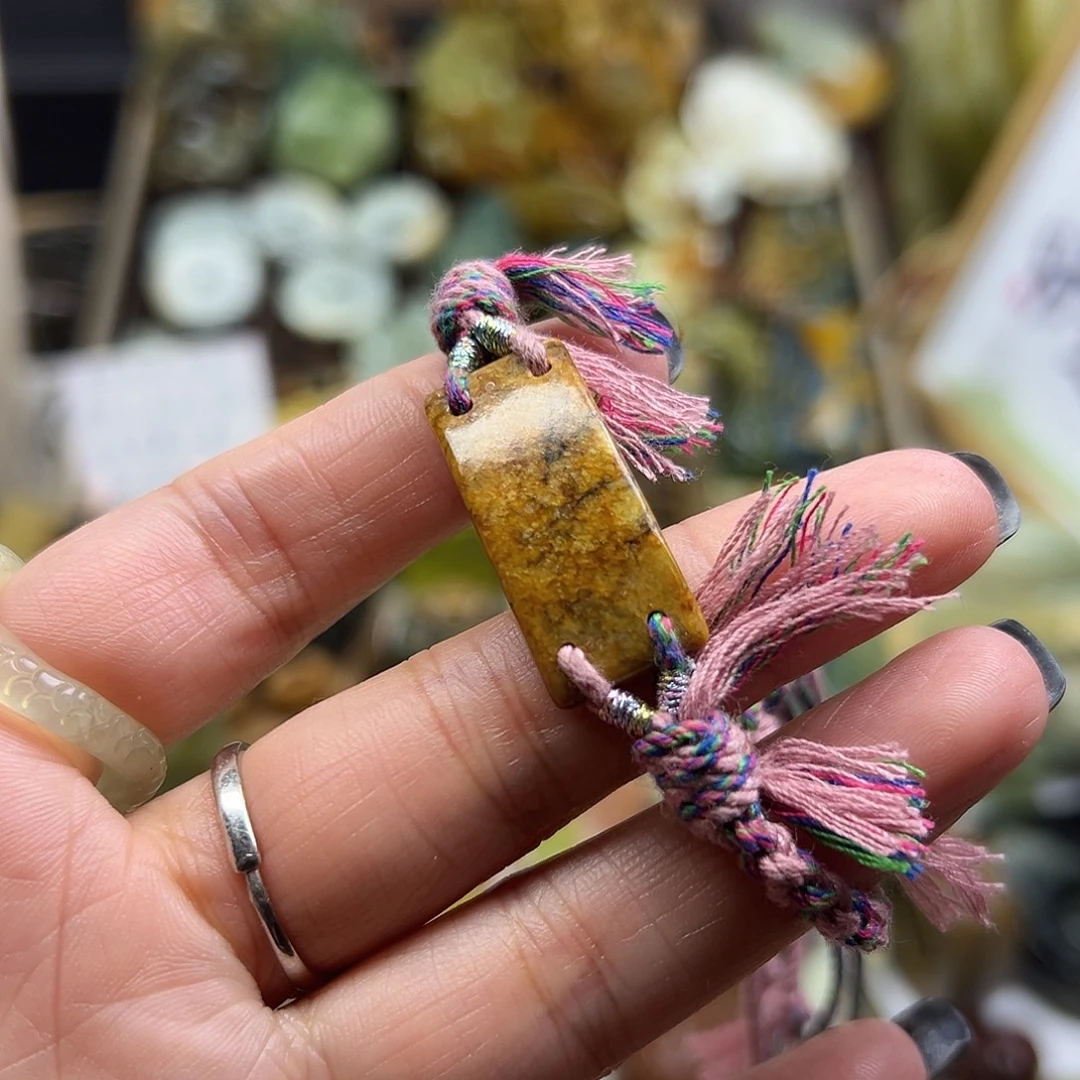 岫岩河磨玉（透闪石质玉）未镶嵌颈饰河磨玉手链