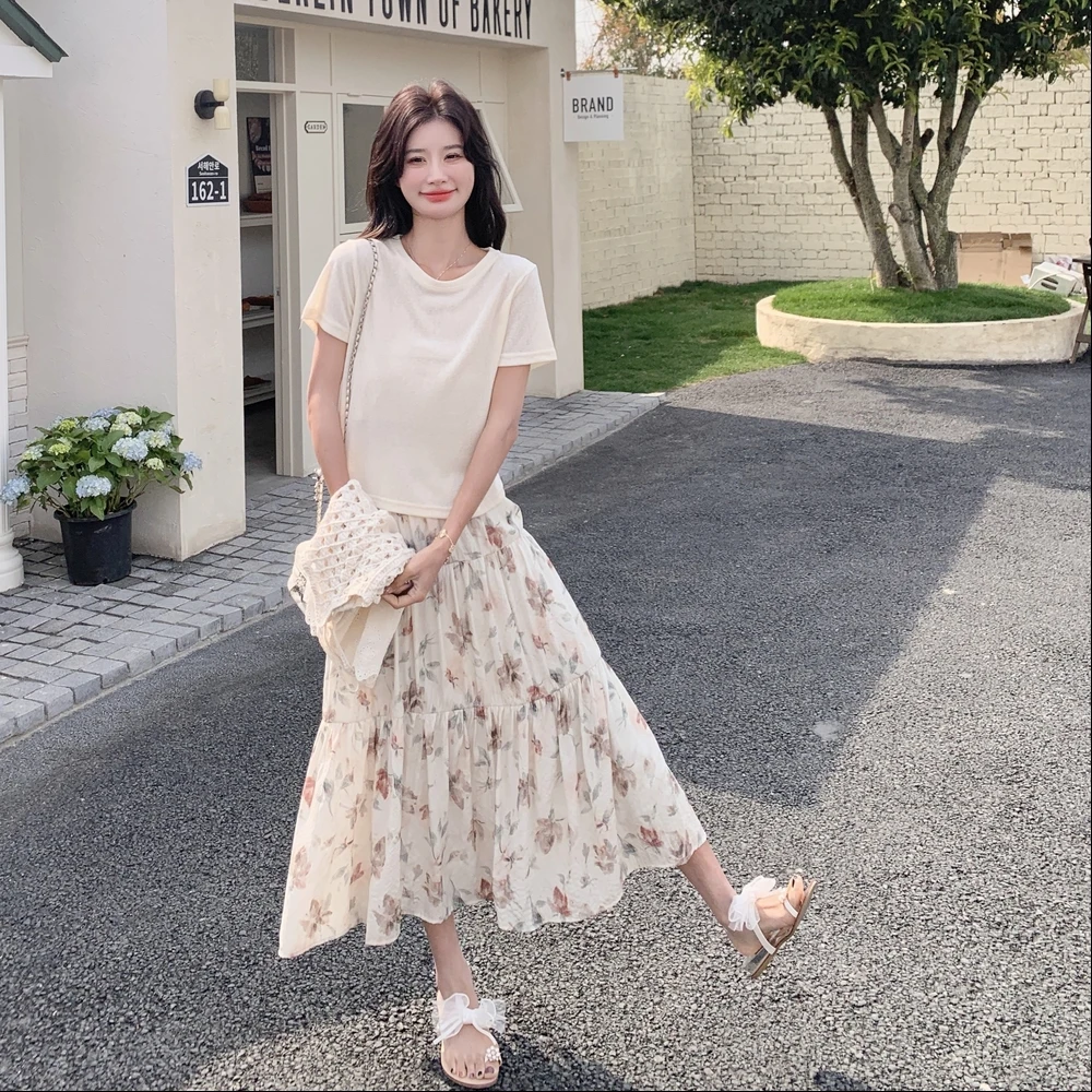 韩系度假风蕾丝钩花马甲套装裙女夏新款显瘦短袖T恤半身裙三件套