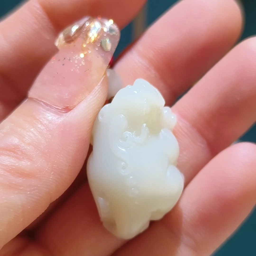 和田玉颈饰未镶嵌上**草