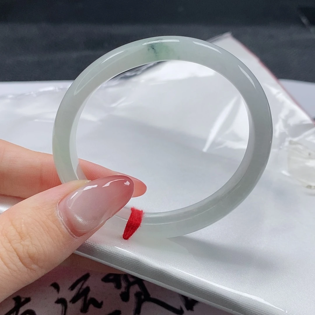 【闪购商品】翡翠手镯（贵妃镯）未镶嵌331号