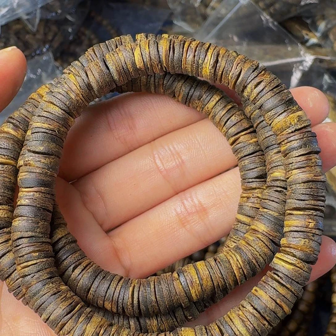 沉香手串白棋虫漏卡八圆珠多样性发一