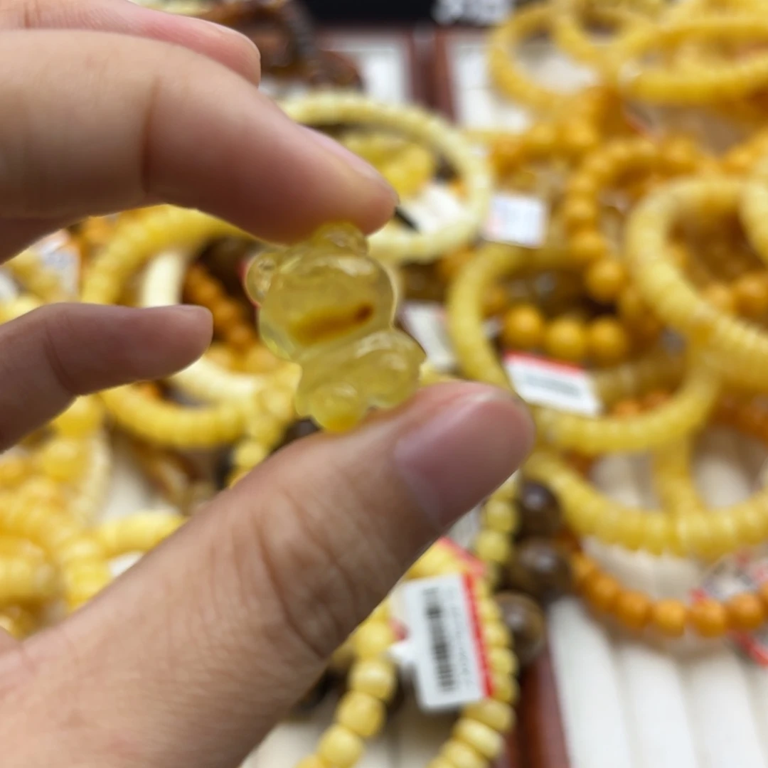 琥珀未镶嵌珠宝奇石