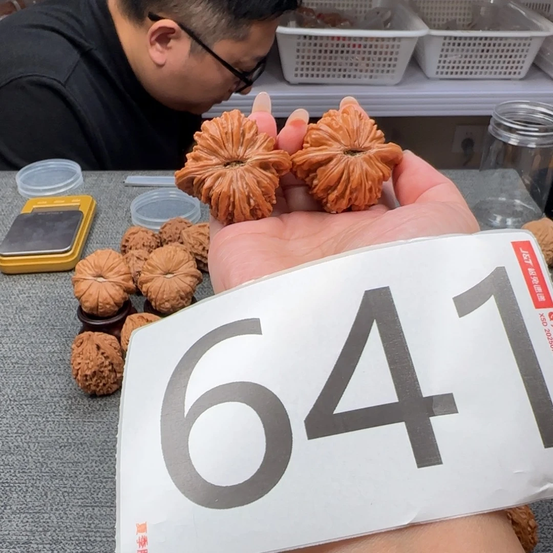 小***༼把件桃核641核桃641