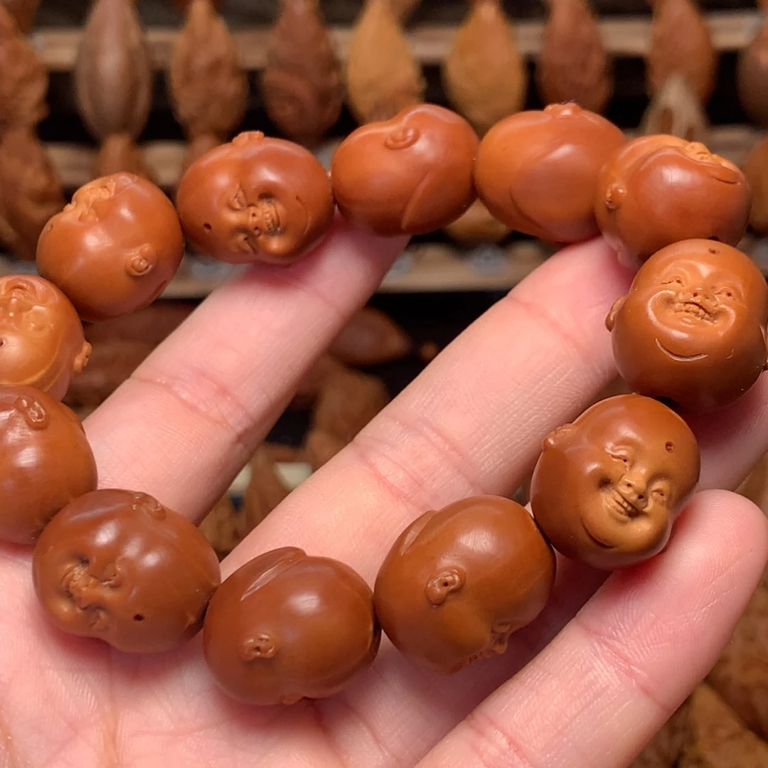 把件橄榄核十分开心