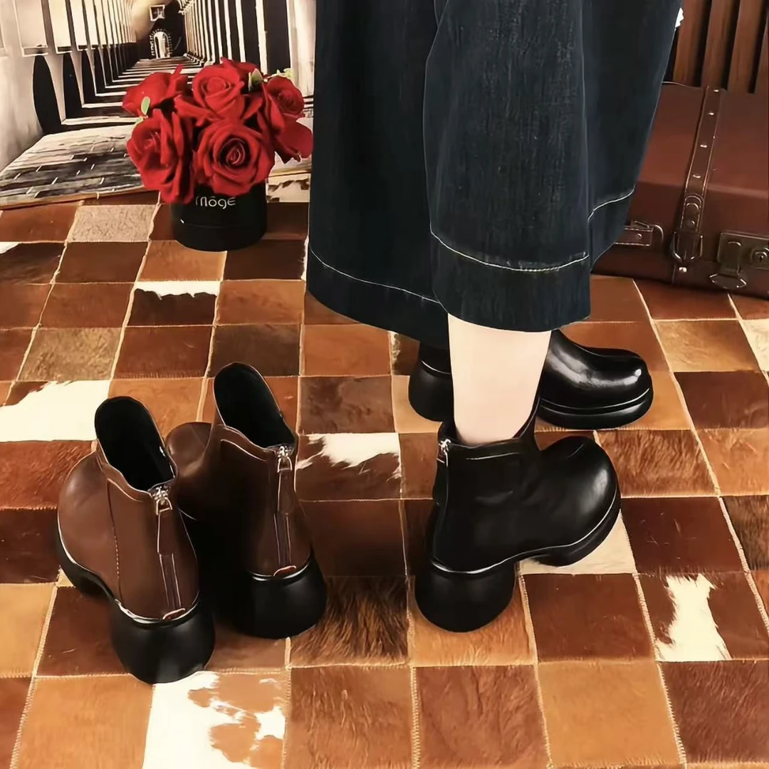 圆头粗跟后拉链短靴女秋冬季新款厚底马丁靴百搭复古单鞋加绒女靴