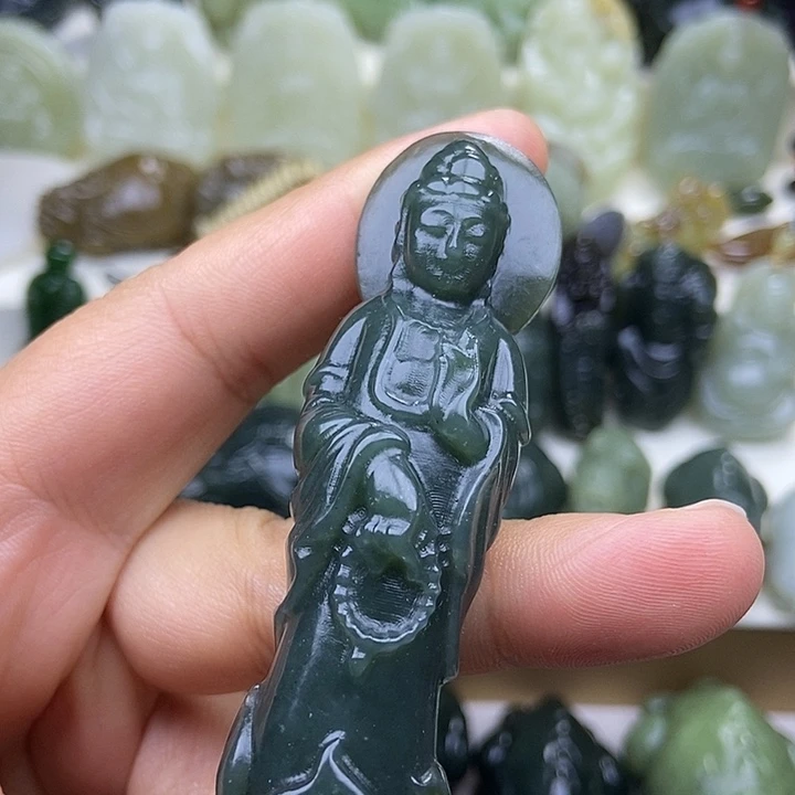 和田玉未镶嵌颈饰