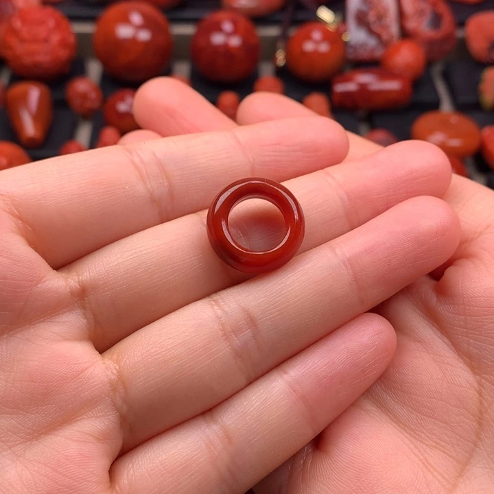 有***牛南红玛瑙未镶嵌跑环内径10MM