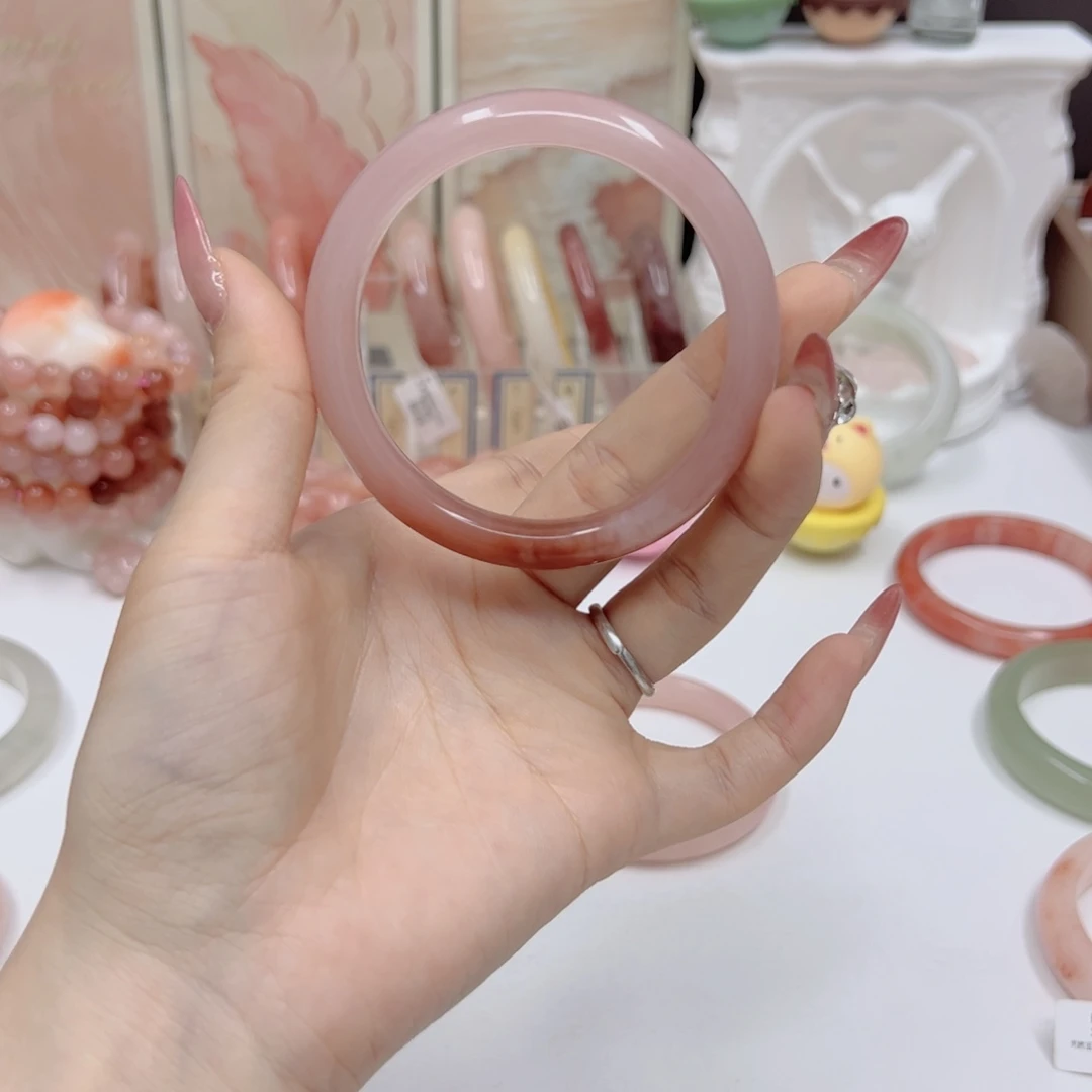 半***甜石英质玉未镶嵌手镯