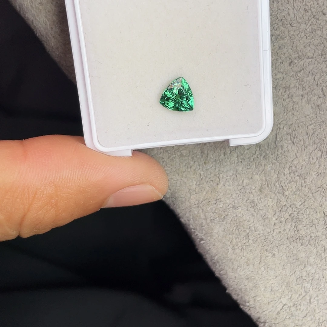 裸石未镶嵌碧玺1.28Ct。