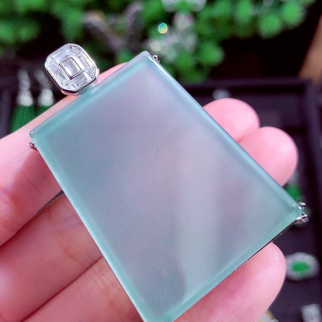 颈饰未镶嵌翡翠天然