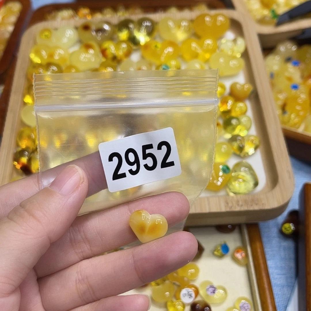 琥珀未镶嵌珠宝奇石