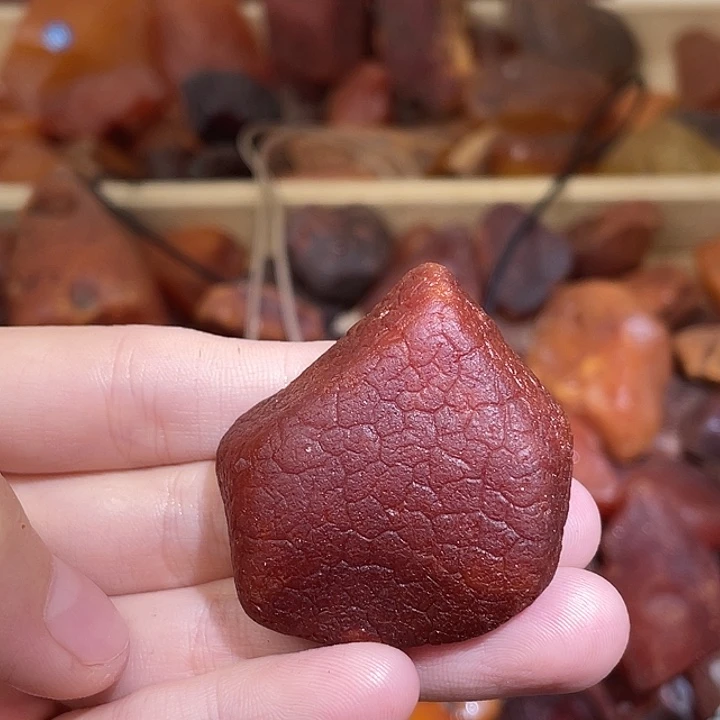 琥珀未镶嵌珠宝奇石吊坠